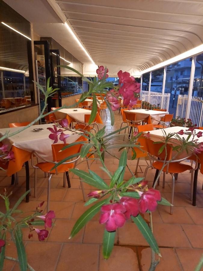 Hotel Adler Rimini Exterior foto