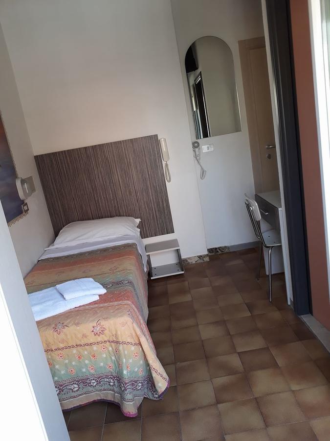 Hotel Adler Rimini Exterior foto